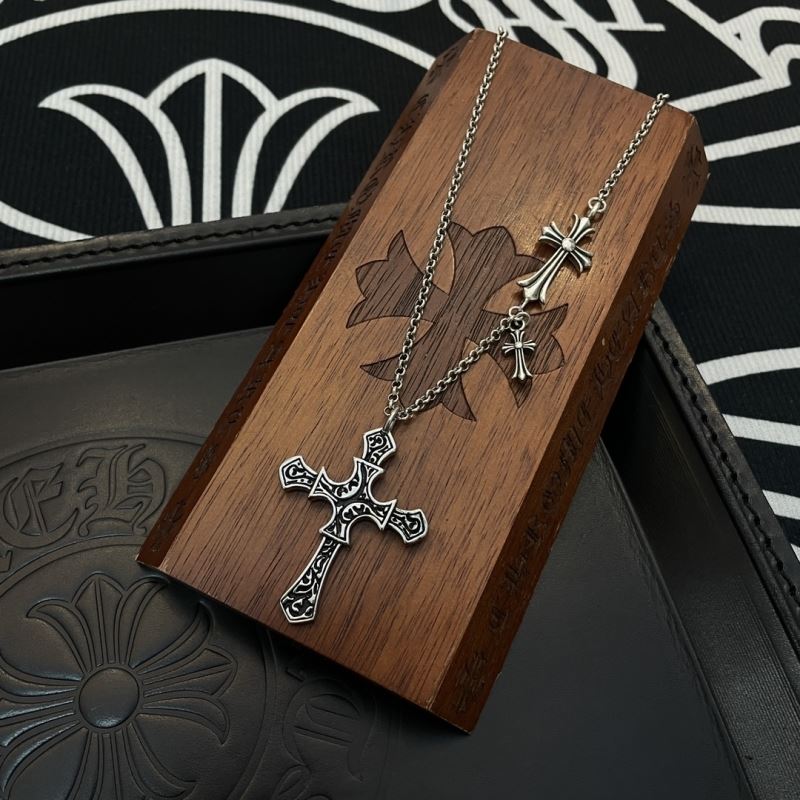 Ch*0me He**ts necklaces